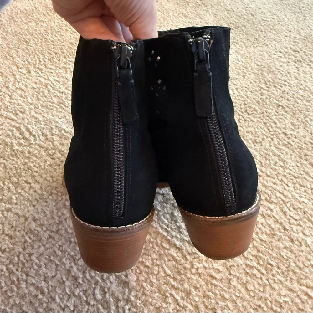 Cole Haan Jayne Lasercut Ankle Boots in Black Size 7.5